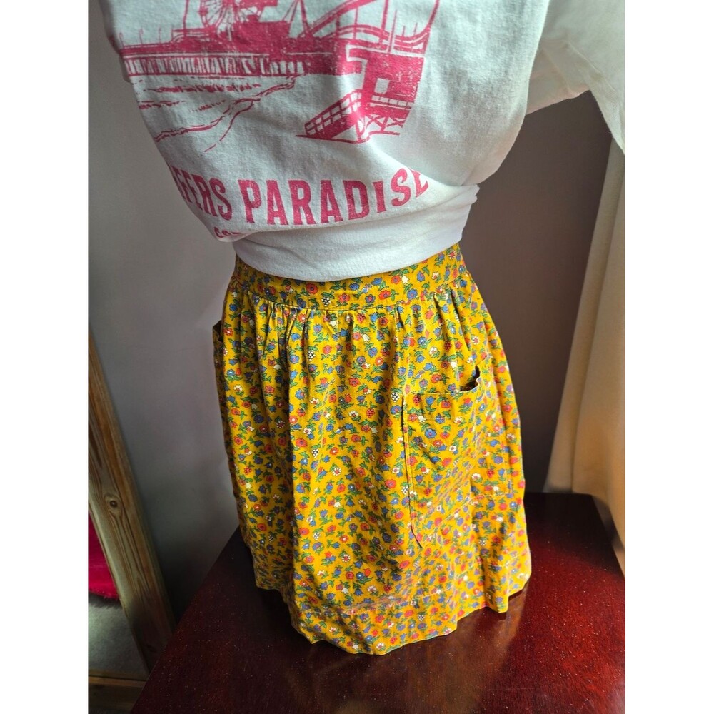 Vintage Mustard Yellow Floral Half Apron | Cottagecore Retro Kitchen | Dual Pock